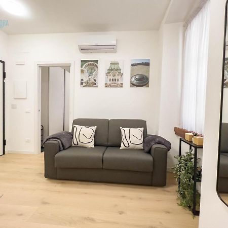 Piazza Della Borsa 3C Tirabora Short Rent Apartment Trieste Exterior photo