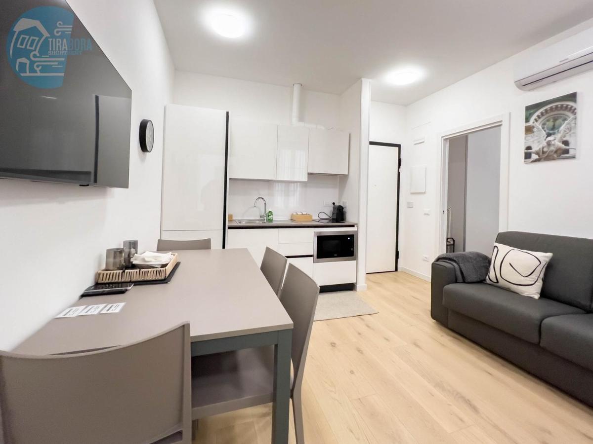Piazza Della Borsa 3C Tirabora Short Rent Apartment Trieste Exterior photo